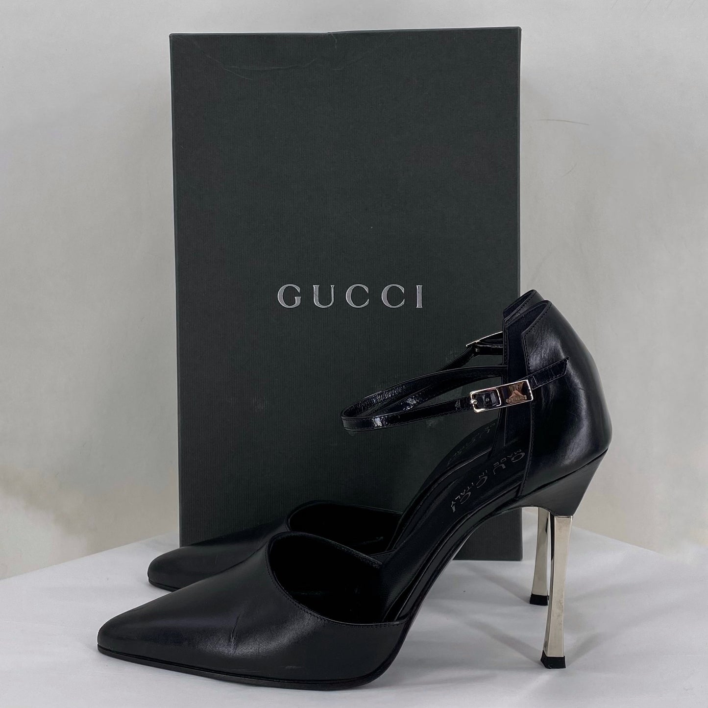 Black W Shoe Size 6.5 GUCCI Heels