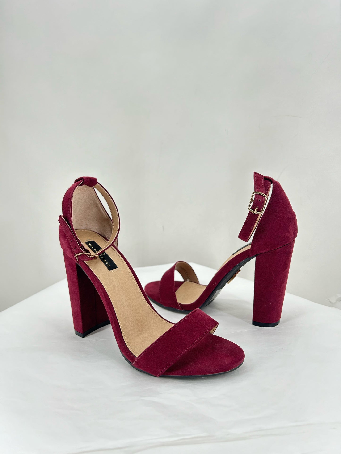 Burgundy W Shoe Size 7 Heels