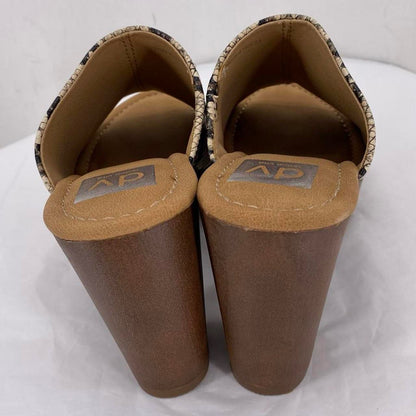 BROWN W Shoe Size 6 DOLCE VITA Sandals