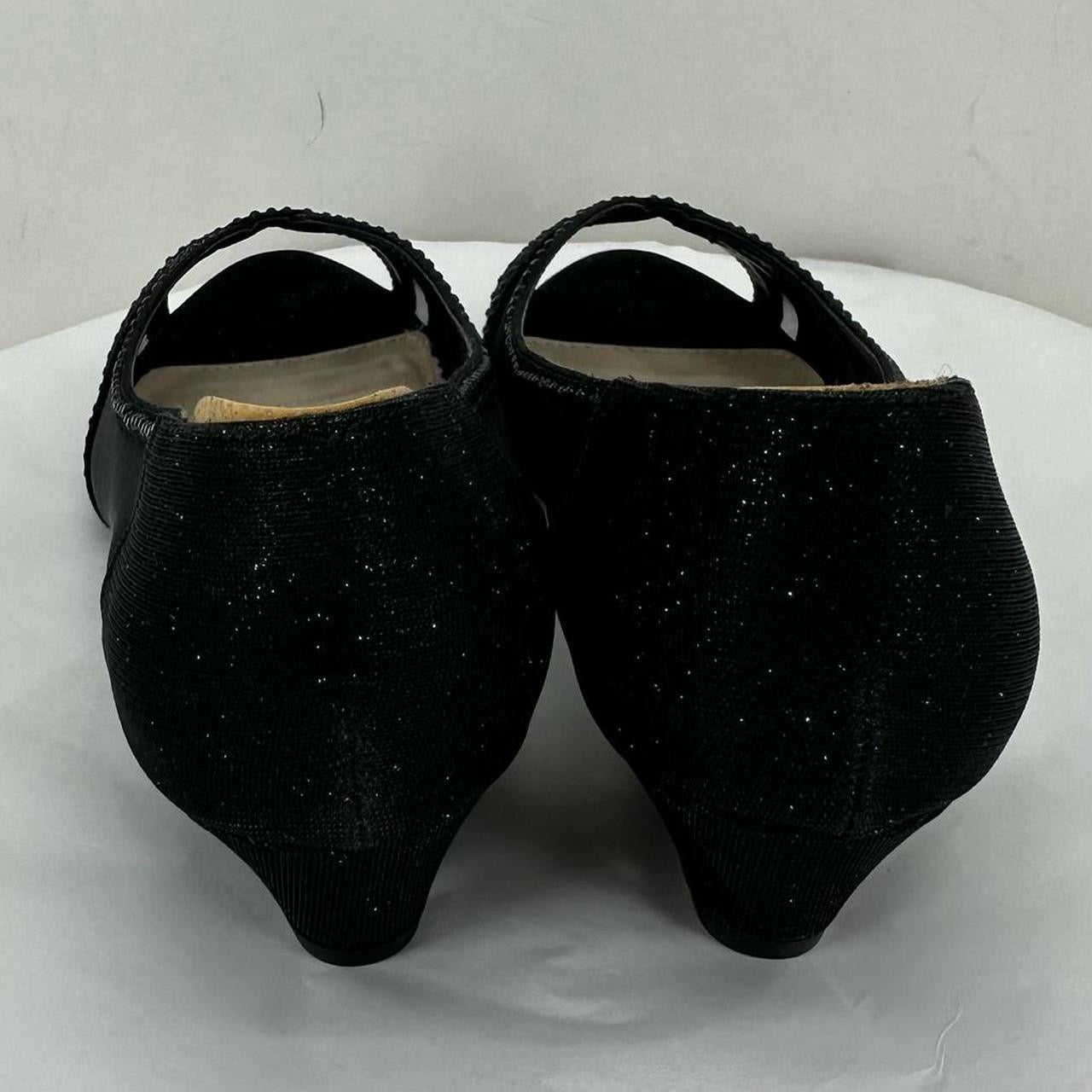 Black W Shoe Size 9.5 NINA Sandals
