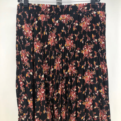 Size L NO TAG FLOWERS Skirt
