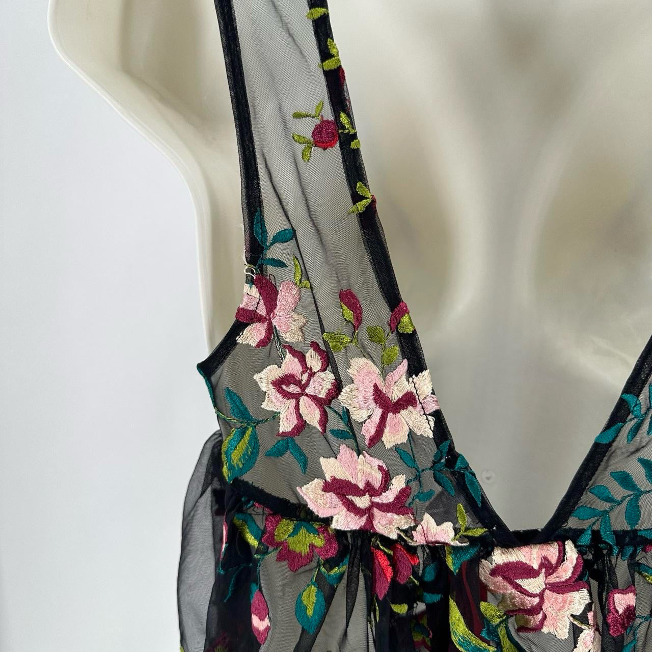 Size XS ECOTE NET Floral Shirt