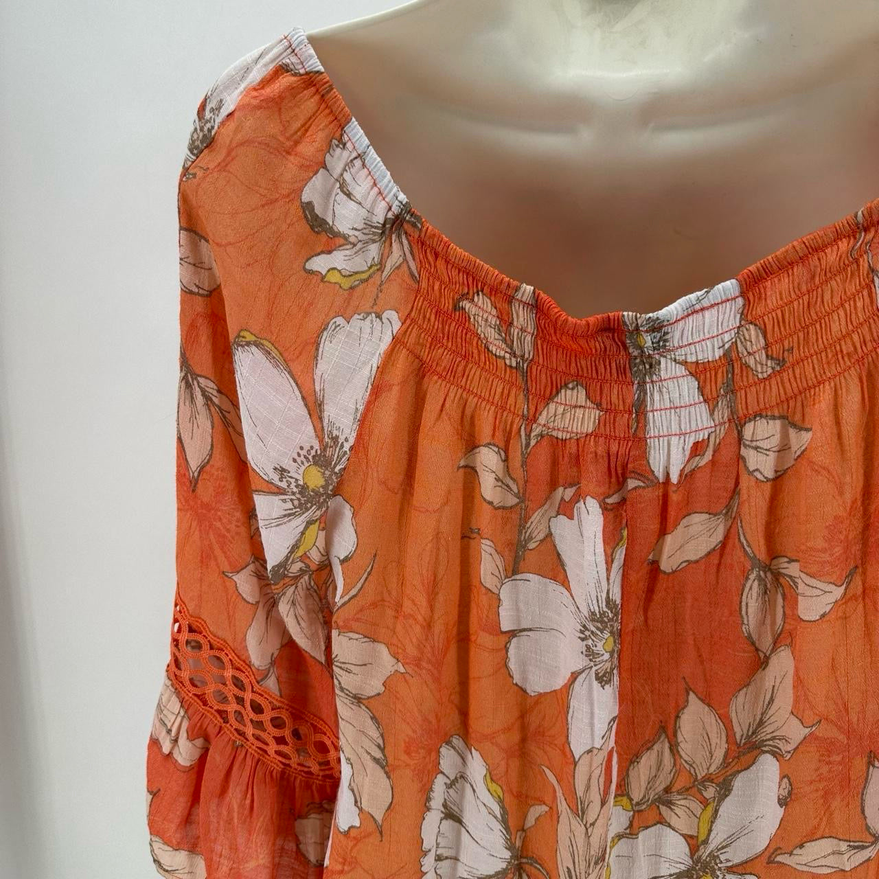 Size L UNIQUE SPECTRUM FLOWERS Shirt