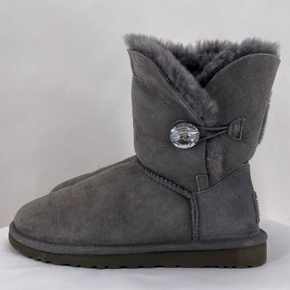 Gray W Shoe Size 6 UGG Boots