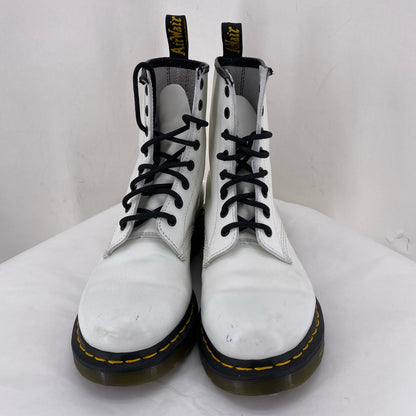 White W Shoe Size 8 DR. MARTENS Boots