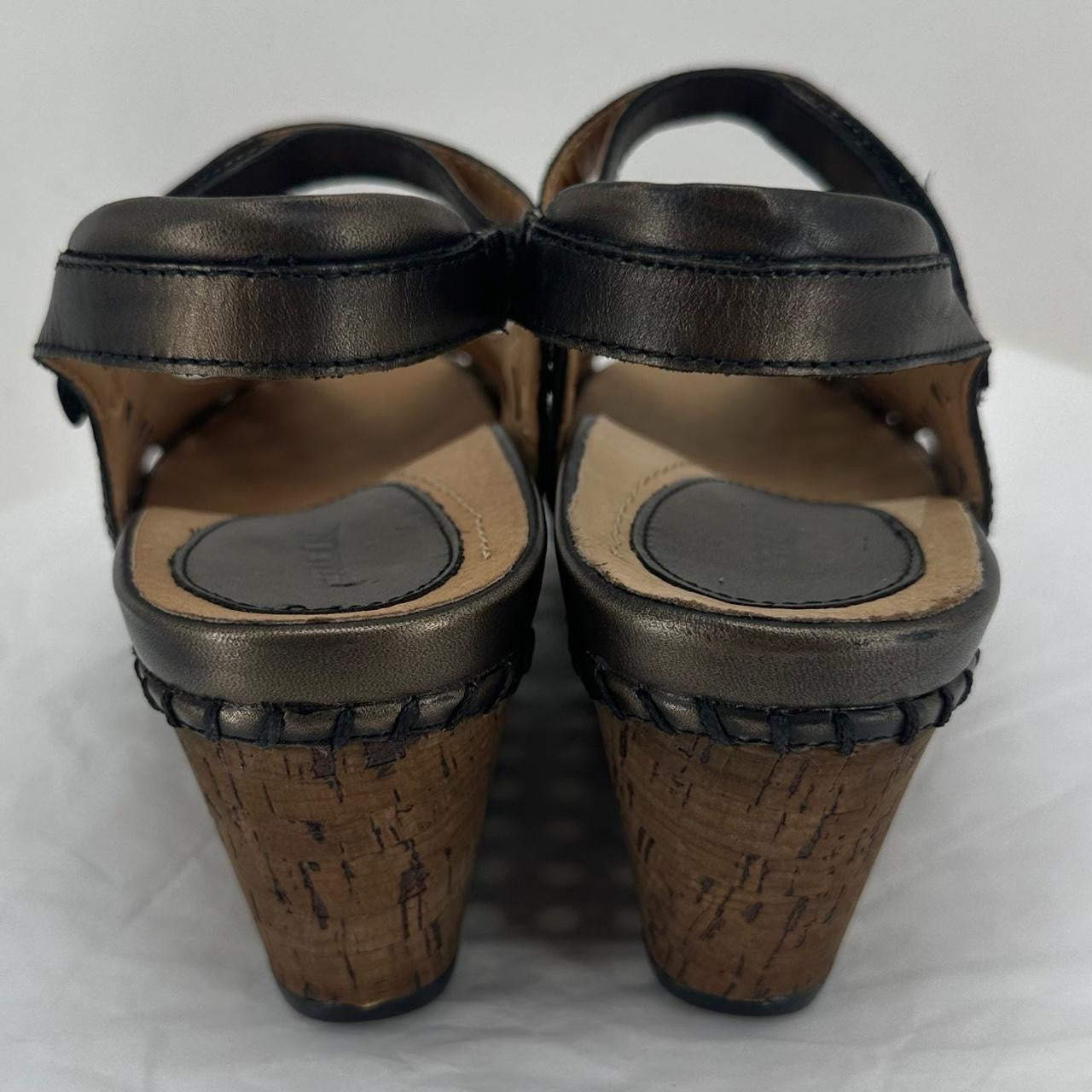 Bronze W Shoe Size 7.5 EARTH Sandals