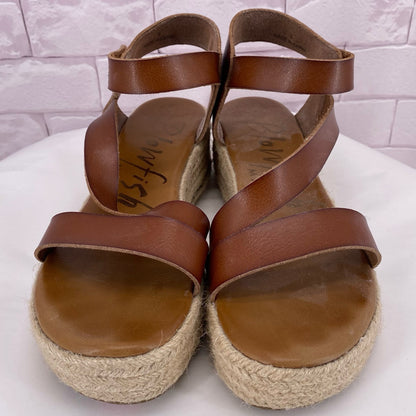 BROWN W Shoe Size 9 BLOWFISH Sandals