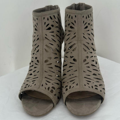 Taupe W Shoe Size 10 WHITE HOUSE BLACK Heels