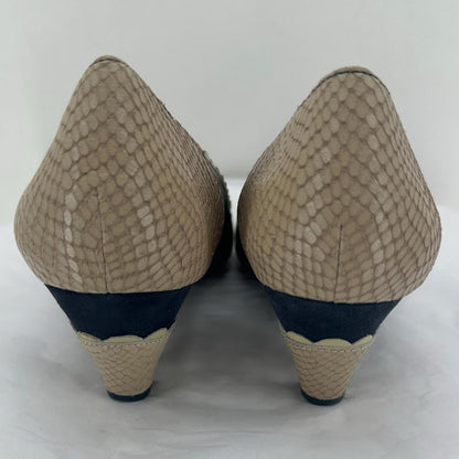 Navy W Shoe Size 10 POETIC LICENSE Pumps