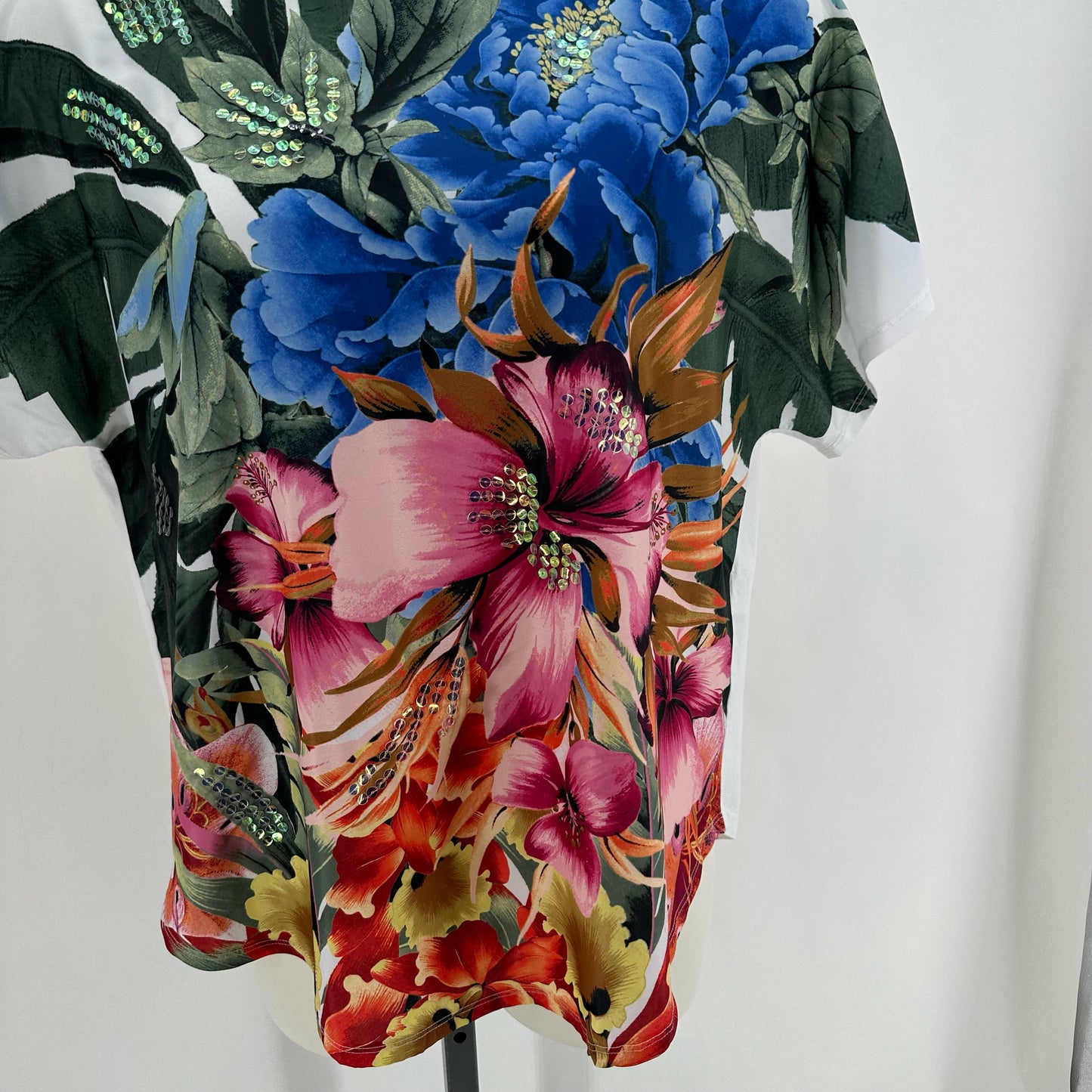 Size 3 CHICO'S FLOWERS Shirt