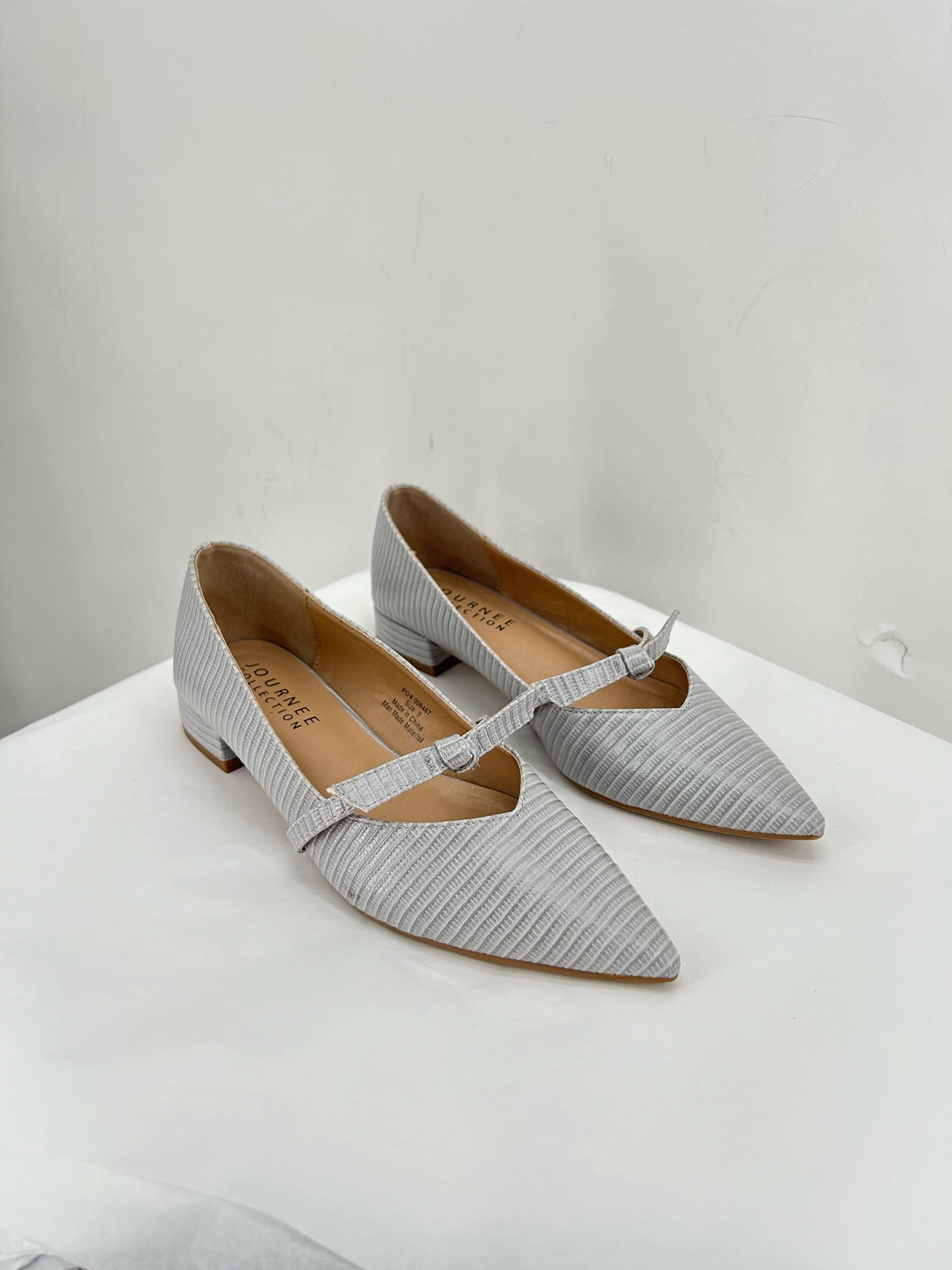 Gray W Shoe Size 9 JOURNEE COLLECTION Flats