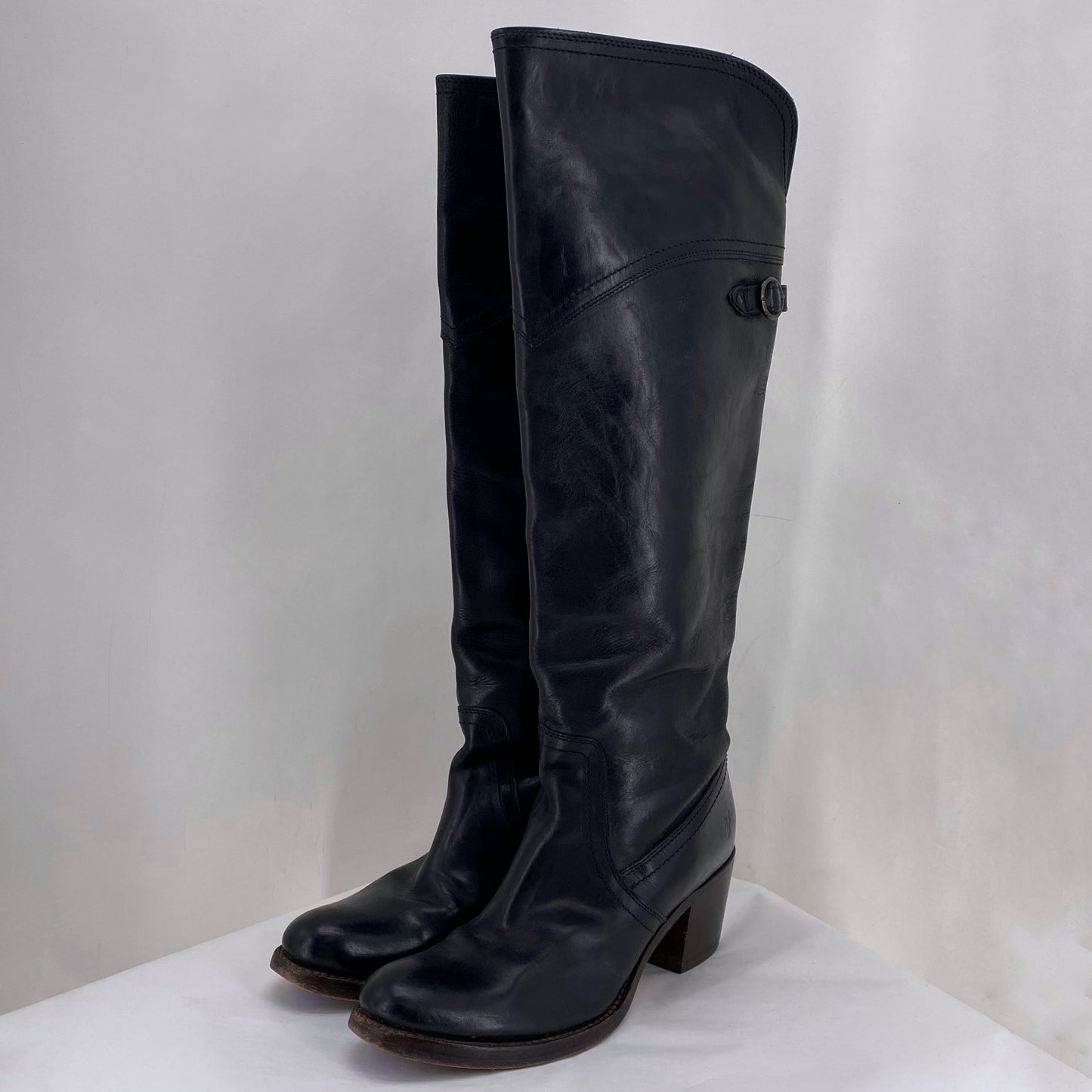 Black W Shoe Size 8 FRYE Boots