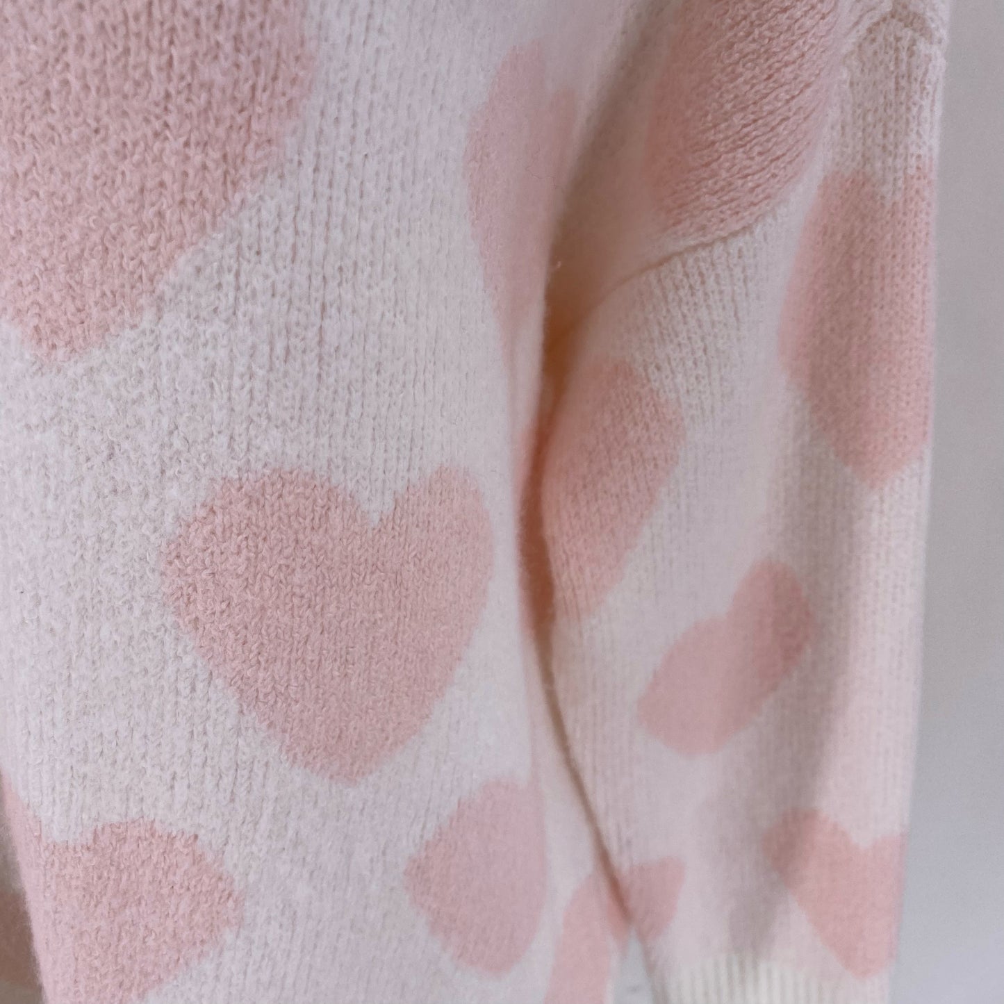 Size S VINCE CAMUTO HEARTS Sweater