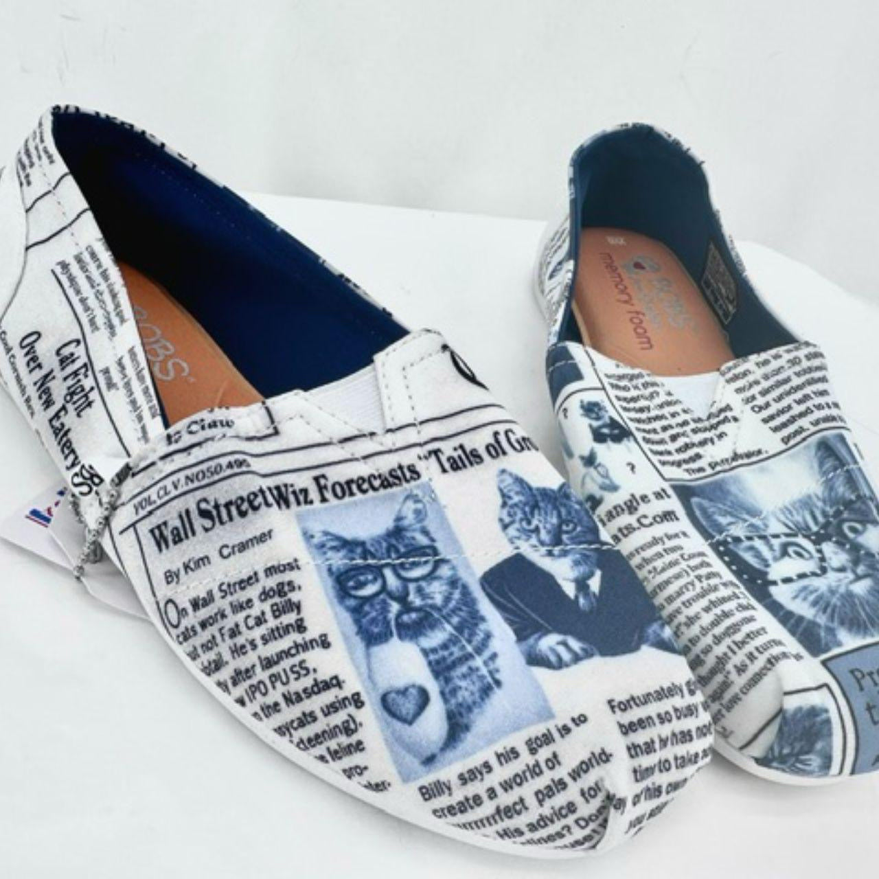 BLUE & WHITE W Shoe Size 6 bobs Flats