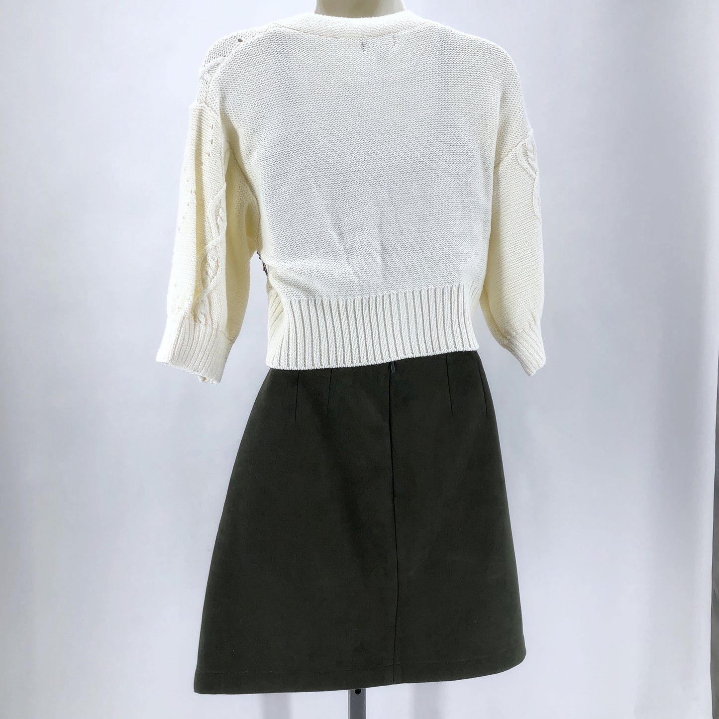 Size M ORIGINALITY Sweater