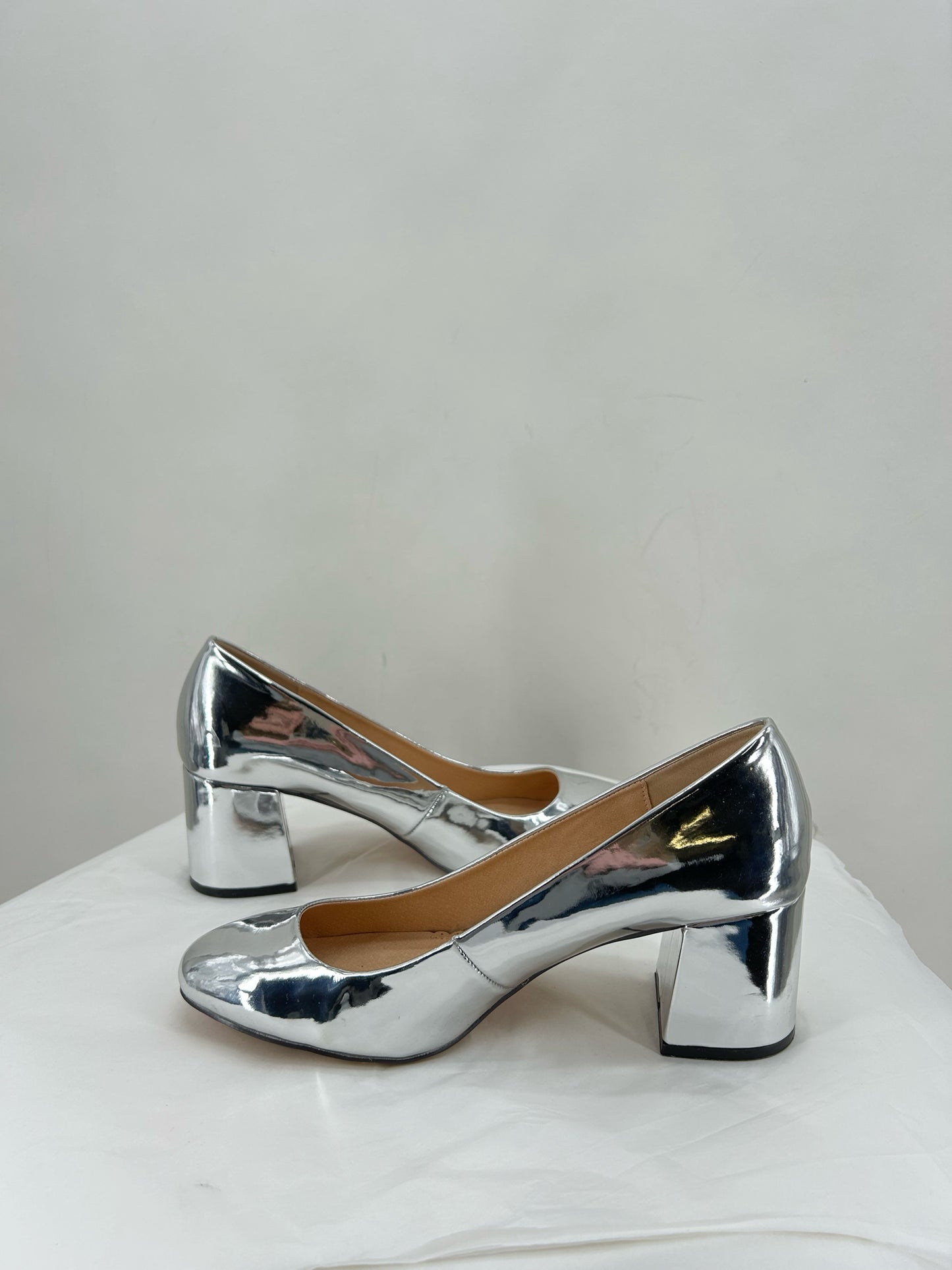 Silver W Shoe Size 9 LILIAN Pumps