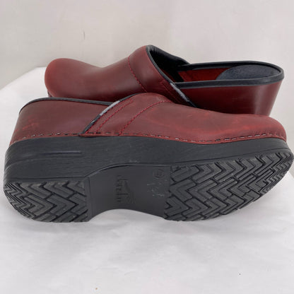 Red W Shoe Size 38 DANSKO Clog