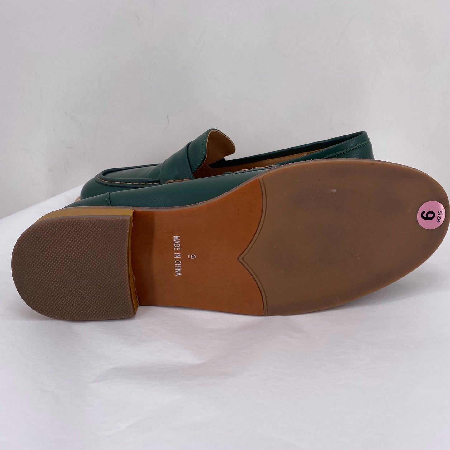 Green W Shoe Size 9 Loafer