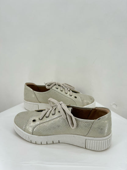 Tan W Shoe Size 9.5 SOUL Sneakers