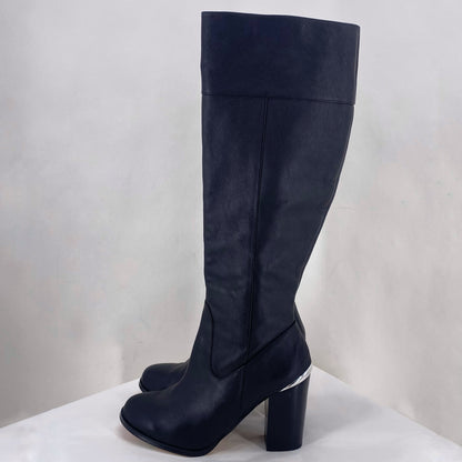Black W Shoe Size 6.5 WHITE HOUSE BLACK Boots