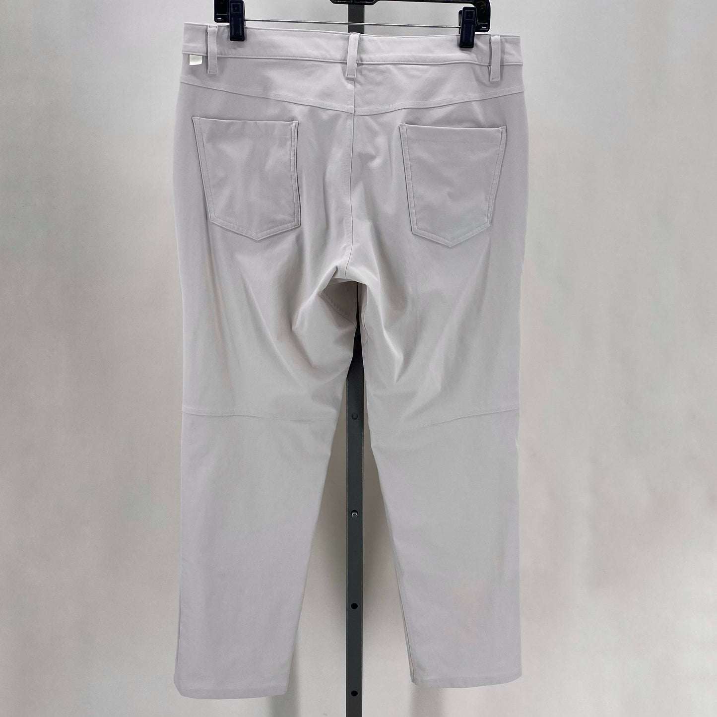 LT GRAY Size 34 LULULEMON Men's Apparel