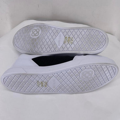 BLACK/WHITE W Shoe Size 8 Sneakers
