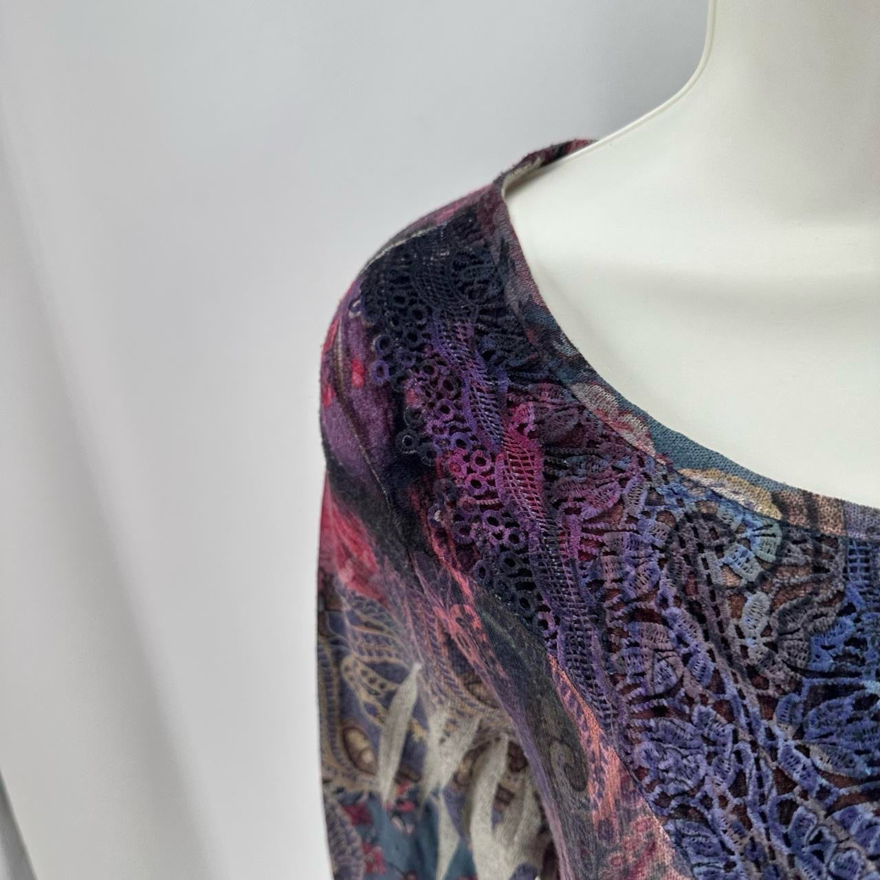 Size M world unity Floral Shirt