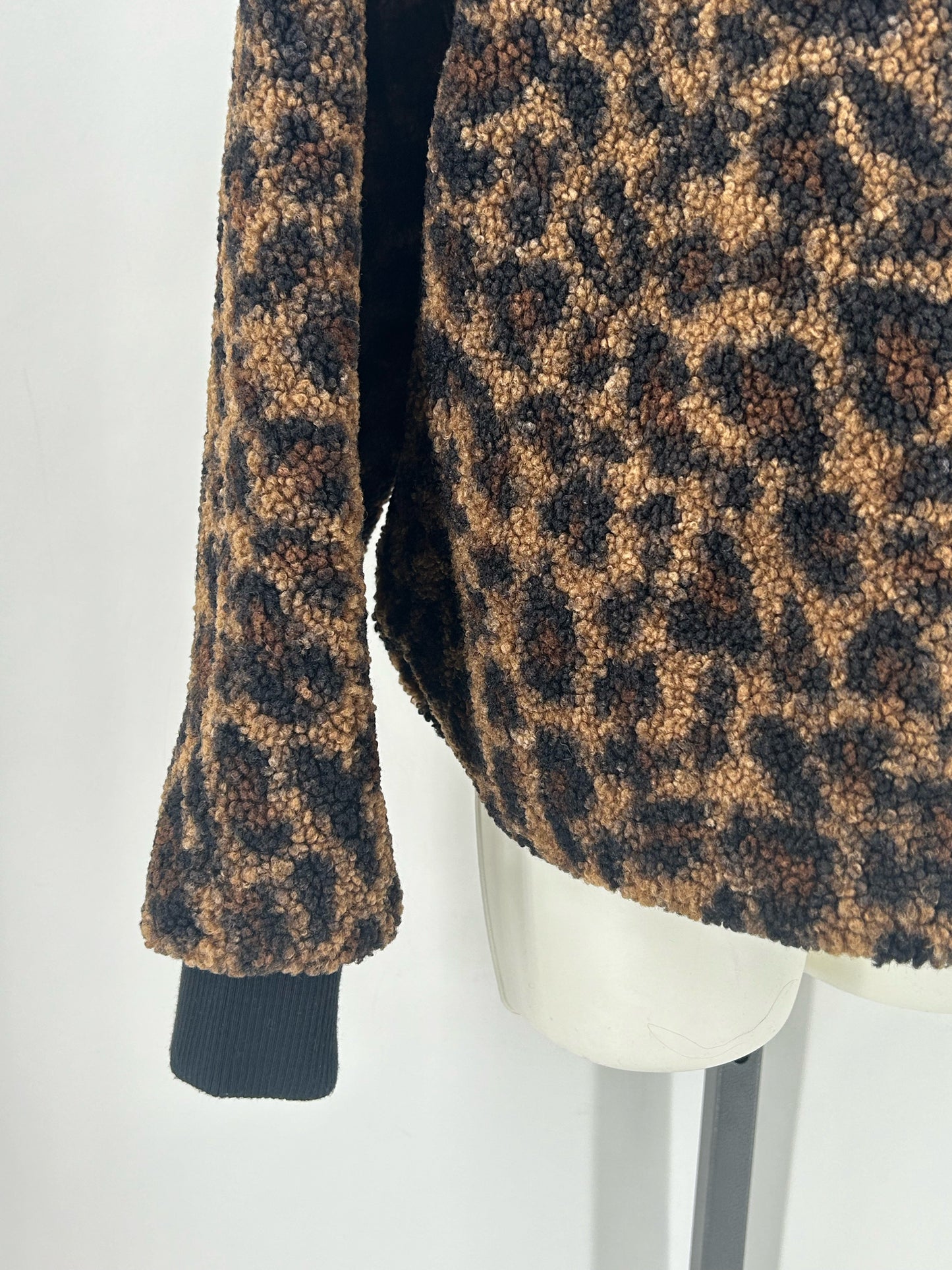 Size M LOU & GREY LEOPARD Jacket (Outdoor)