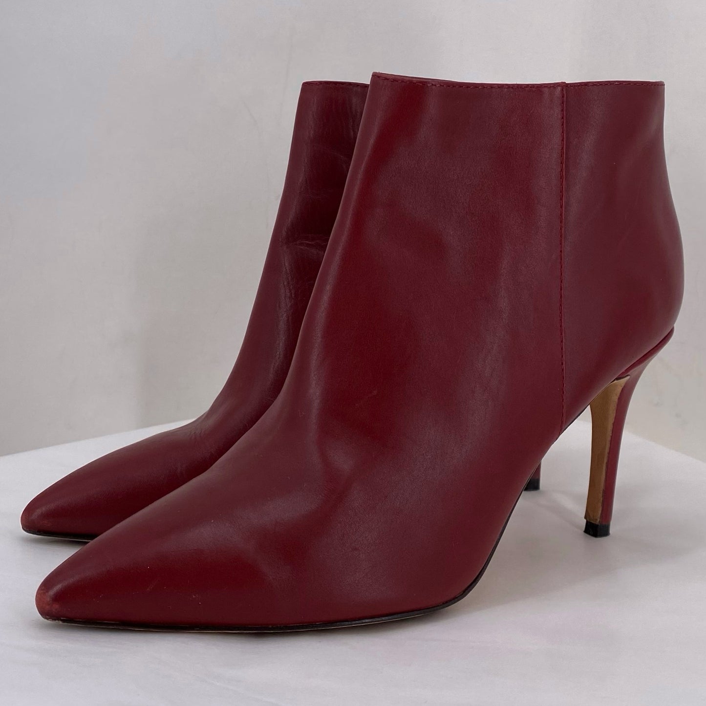 Red W Shoe Size 8 shooties/booties