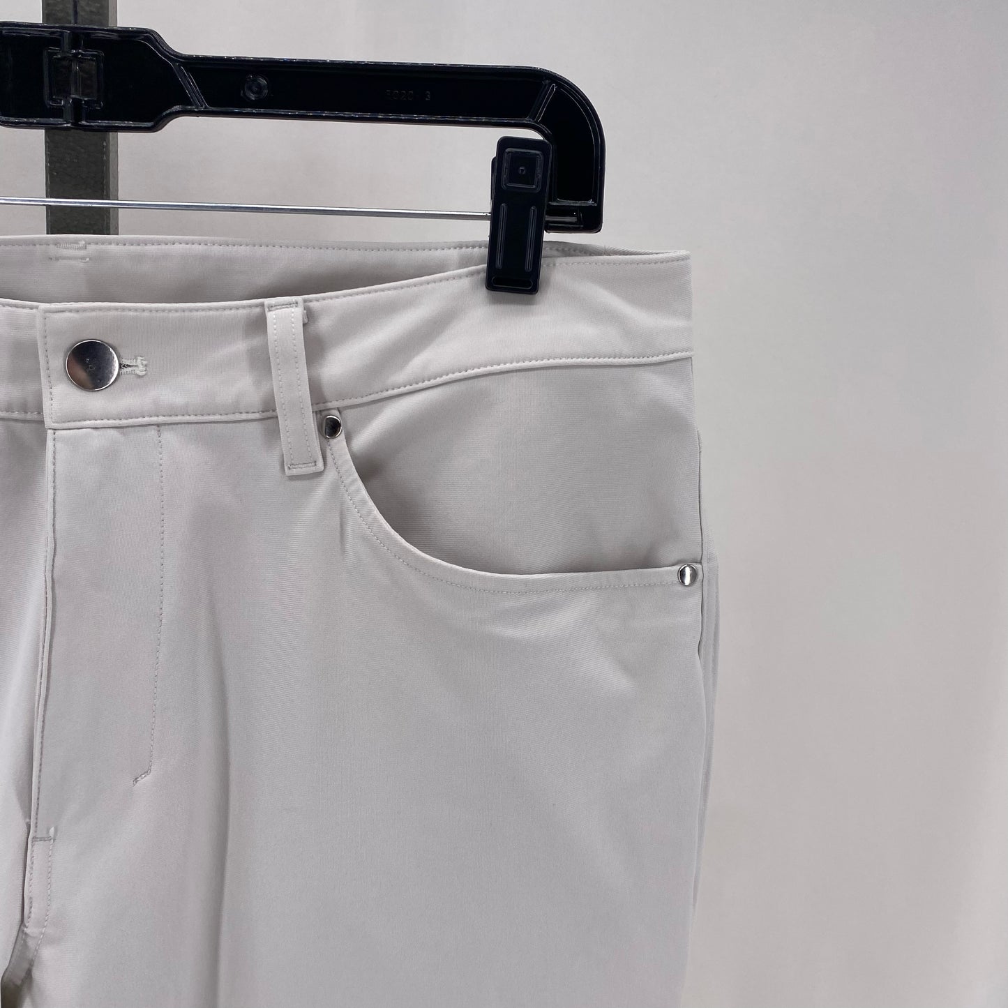 LT GRAY Size 34 LULULEMON Men's Apparel