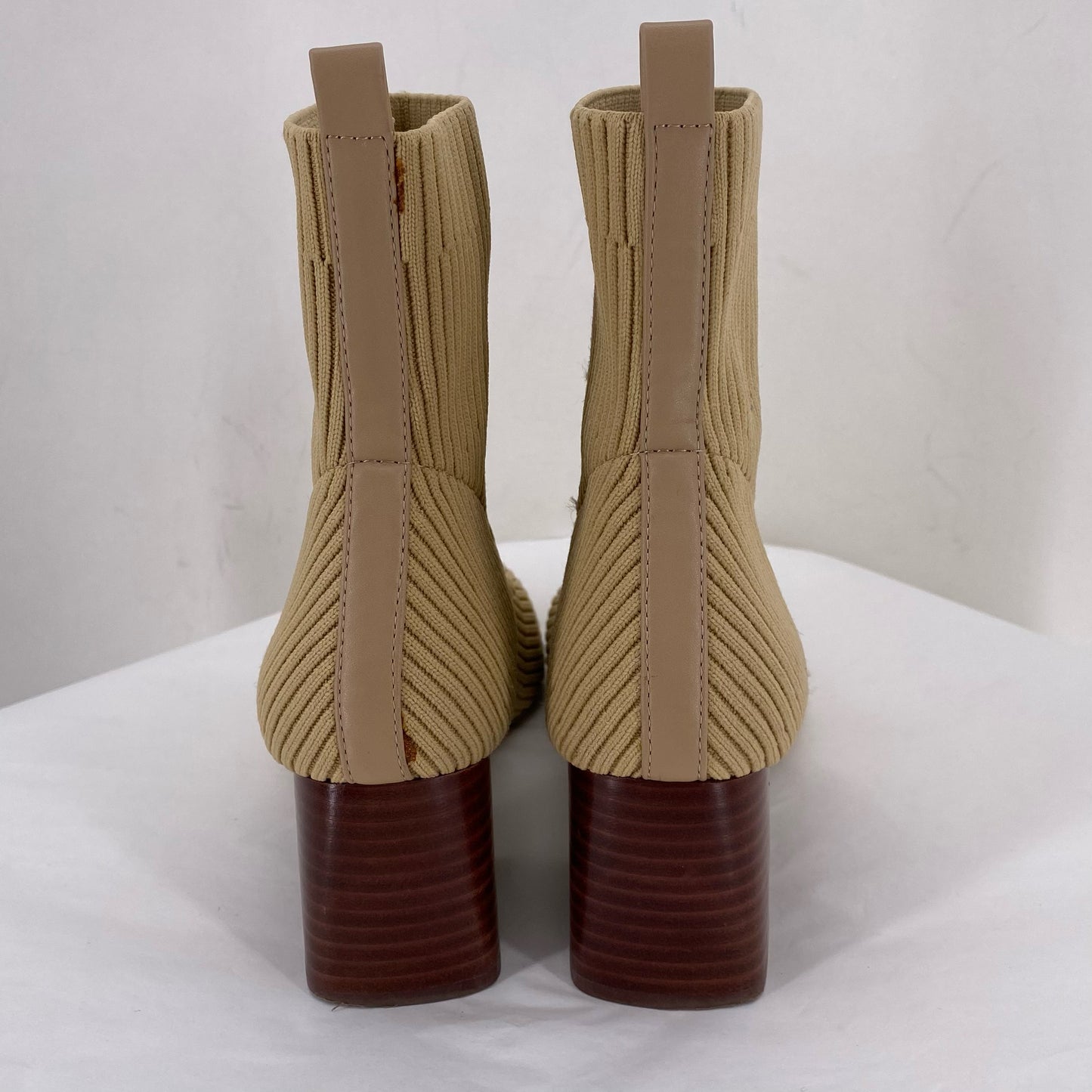 Tan W Shoe Size 5.5 SAKS FIFTH AVENUE Boots