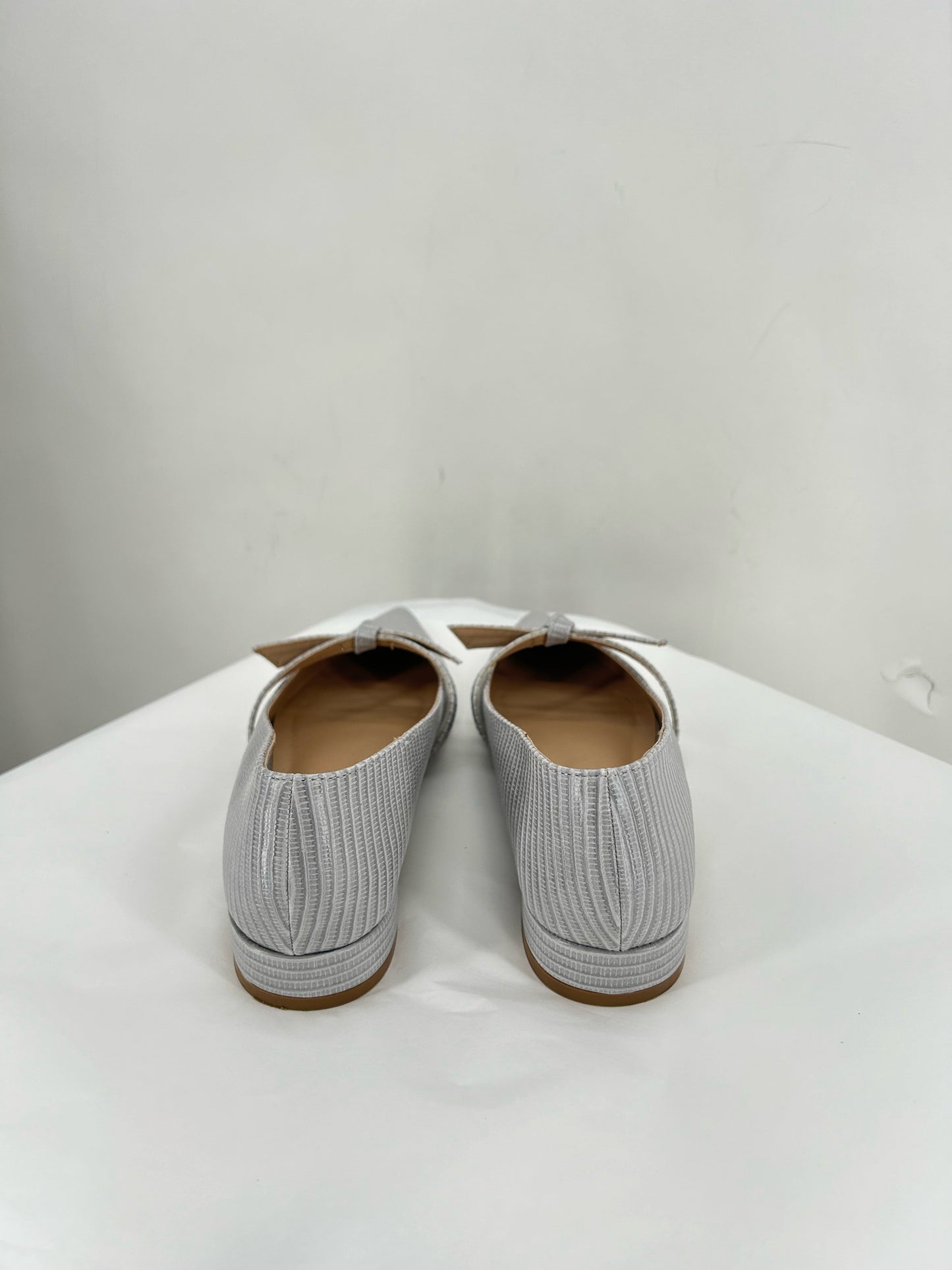 Gray W Shoe Size 9 JOURNEE COLLECTION Flats