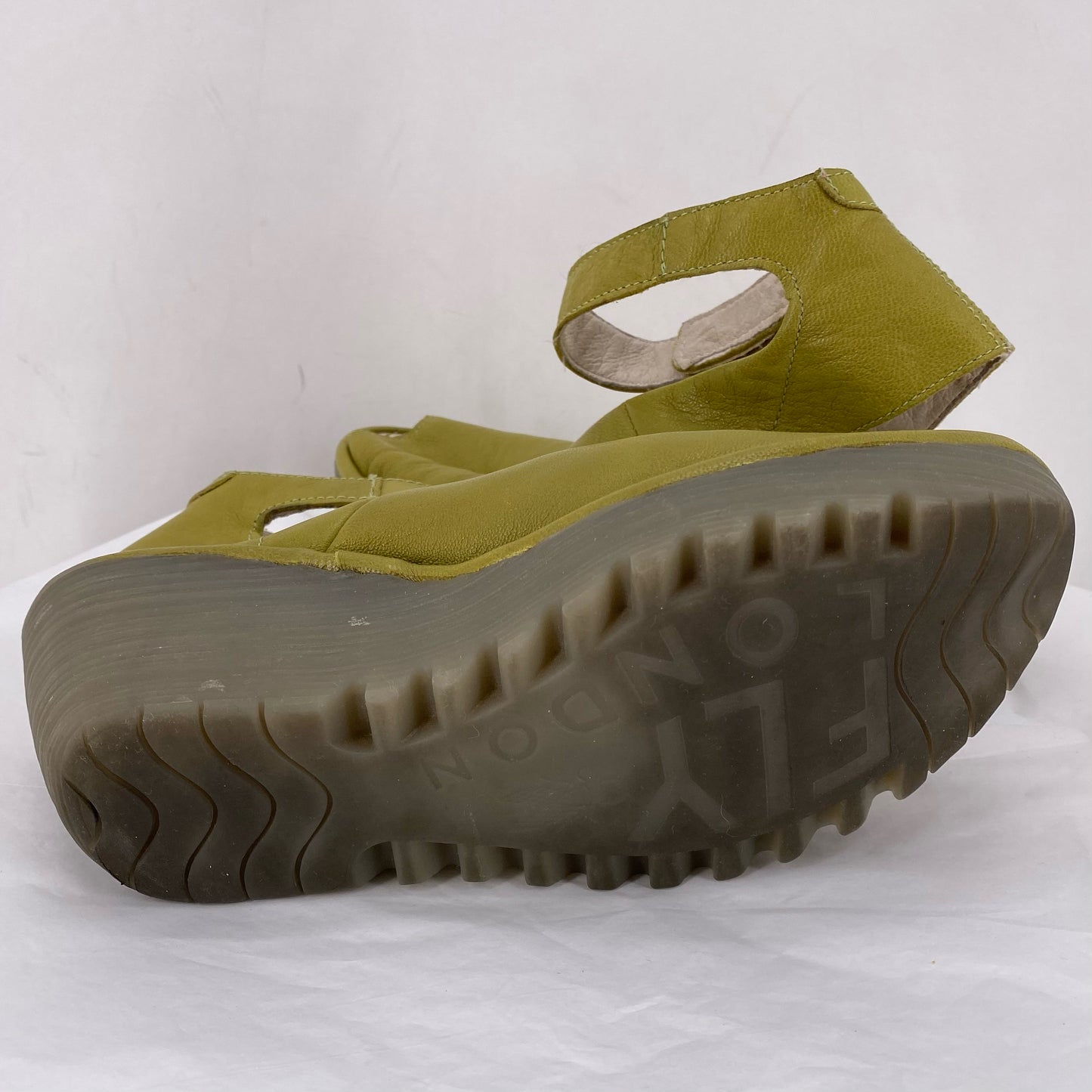 Green W Shoe Size 38 LONDON FLY Sandals