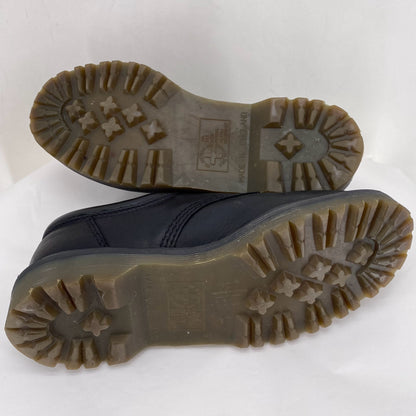 Black W Shoe Size 6 DR. MARTENS Flats