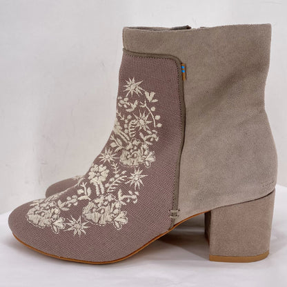Tan W Shoe Size 8.5 TOMS Boots