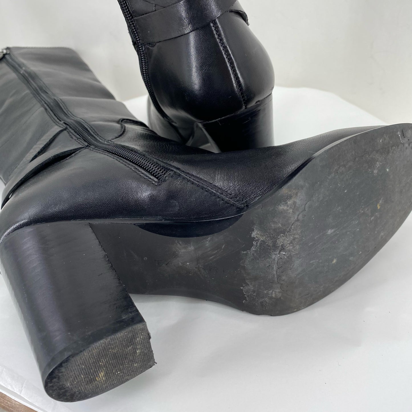 Black W Shoe Size 8 TAHARI Boots
