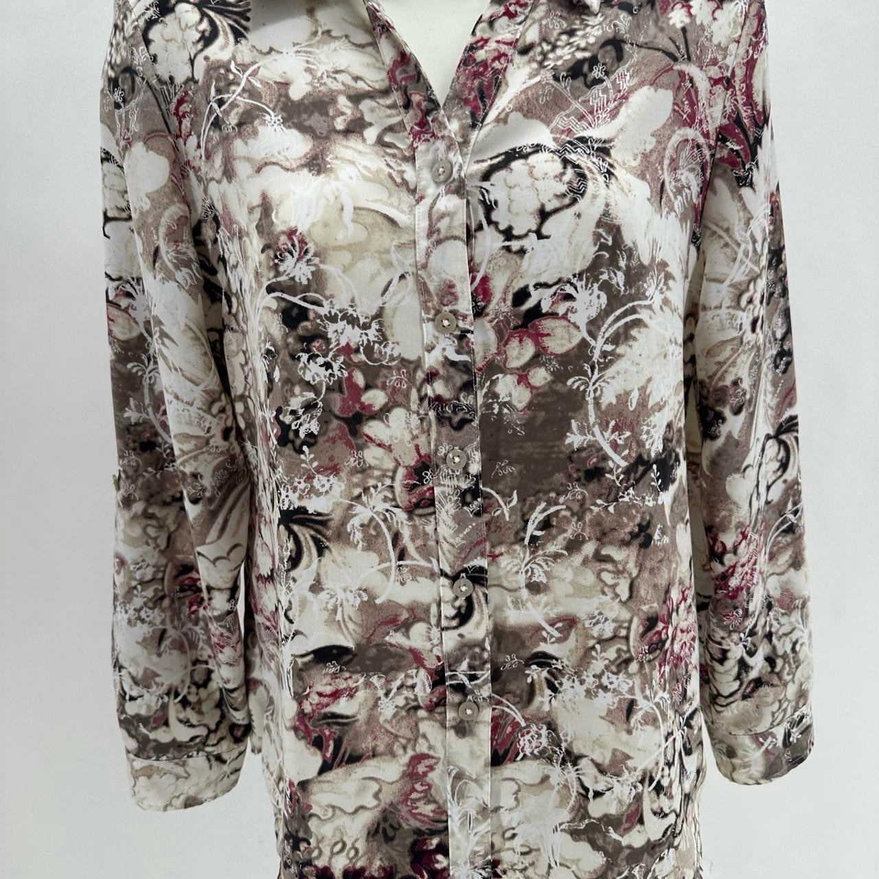 Size 0 CHICO'S Floral Shirt