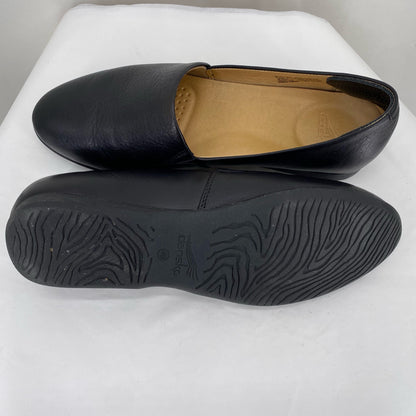 Black W Shoe Size 40 DANSKO Flats