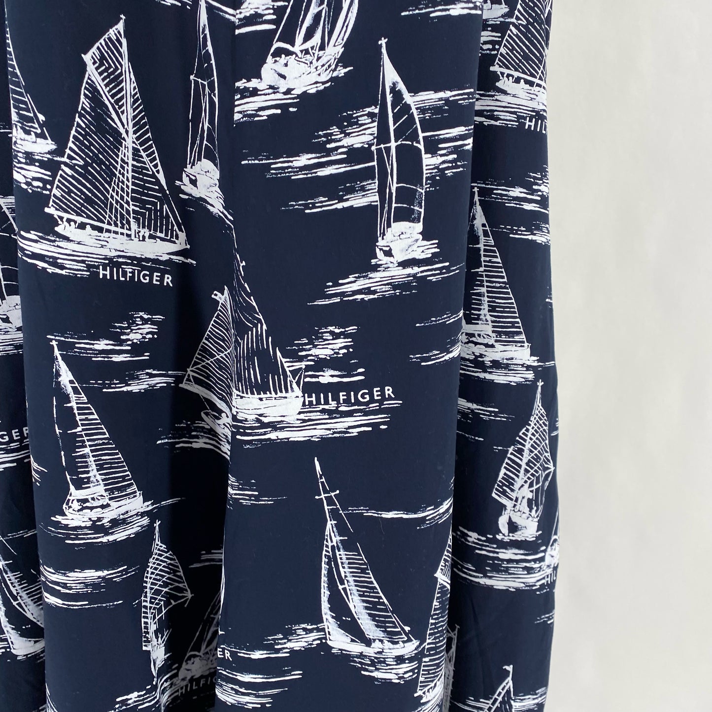 Size M TOMMY HILFIGER SAILBOATS Dress