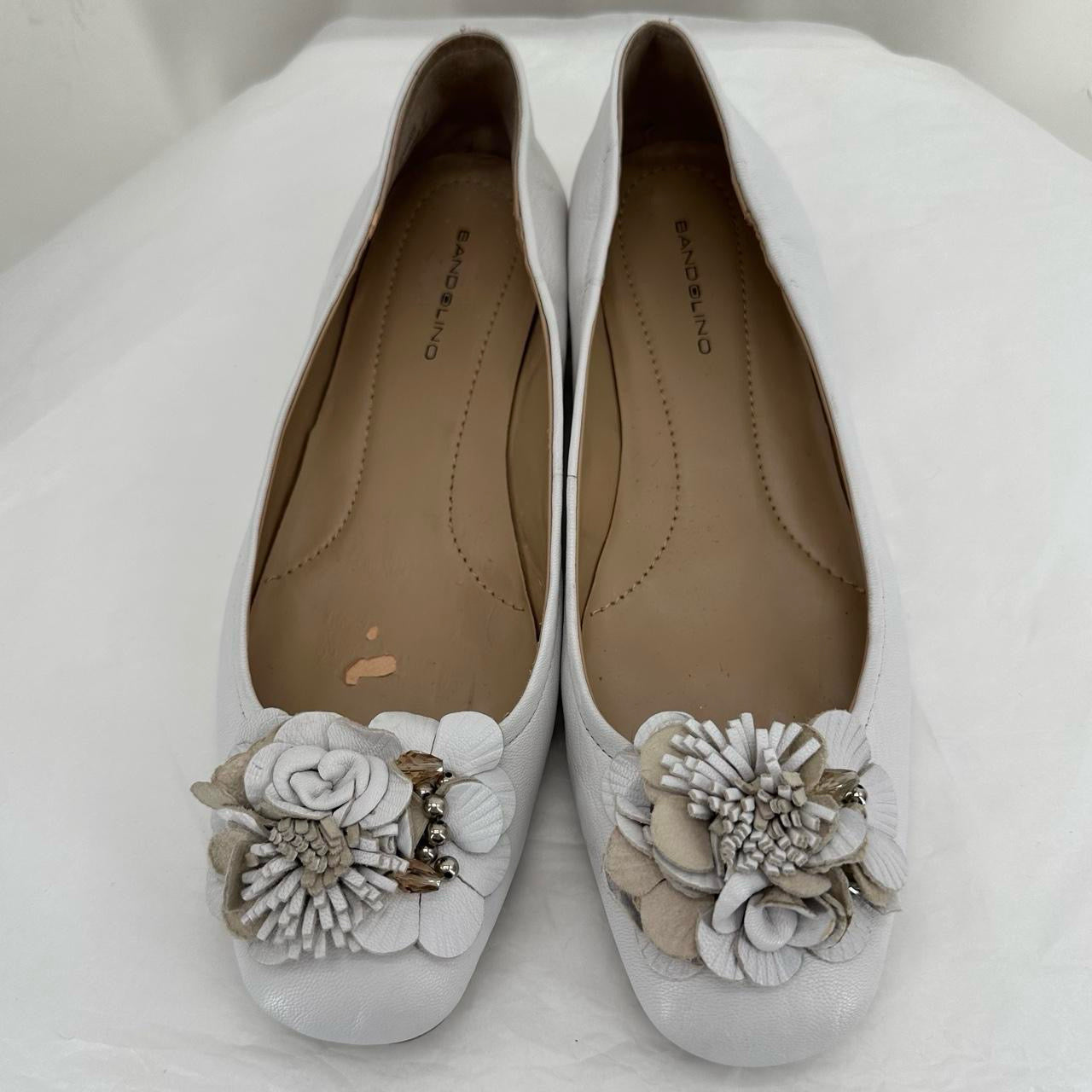White W Shoe Size 10 BANDOLINO Flats