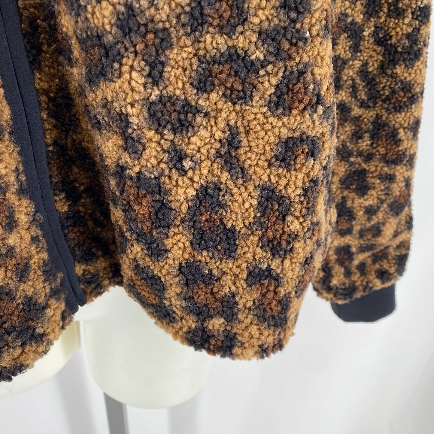 Size M LOU & GREY LEOPARD Jacket (Outdoor)