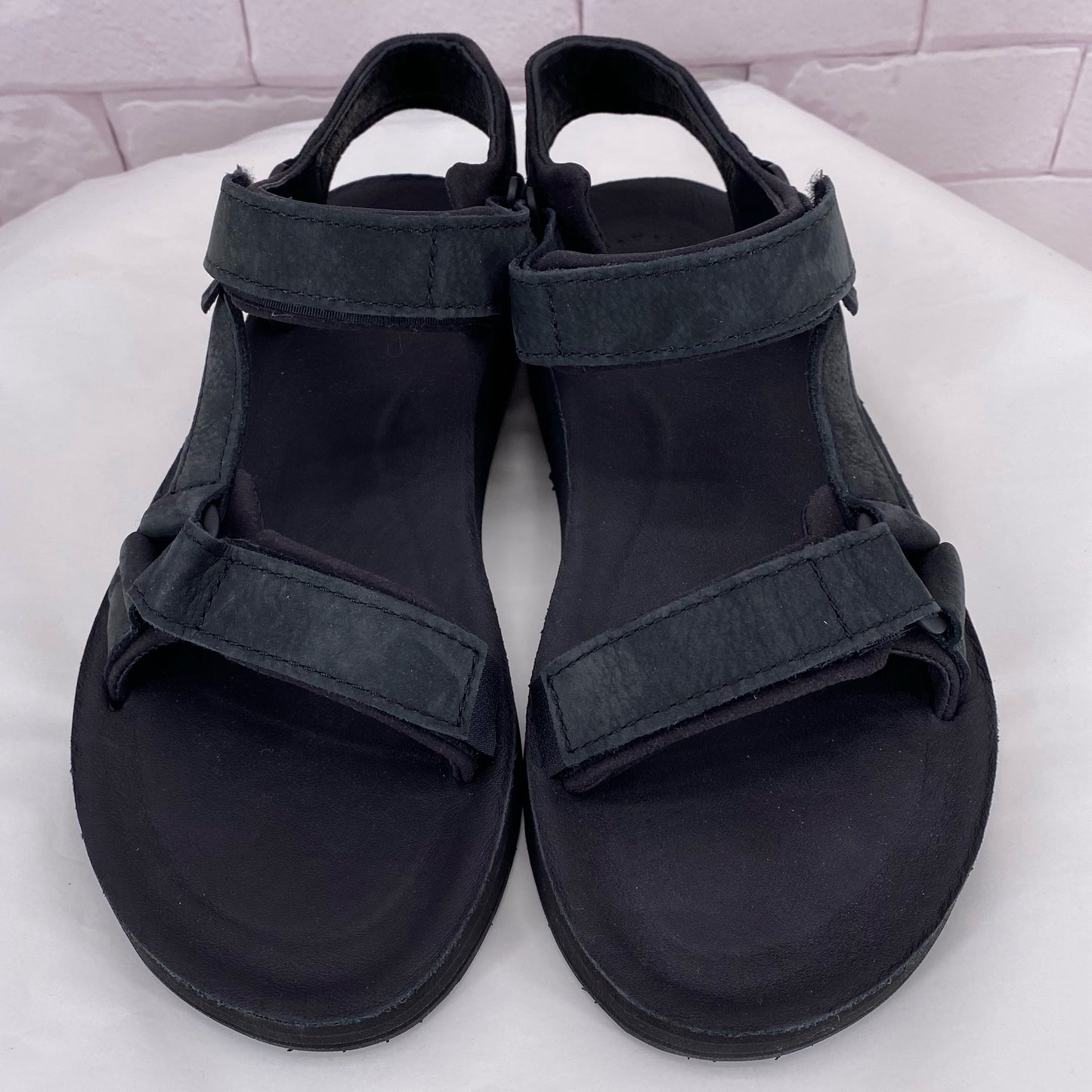 Black W Shoe Size 8 TEVA Sandals
