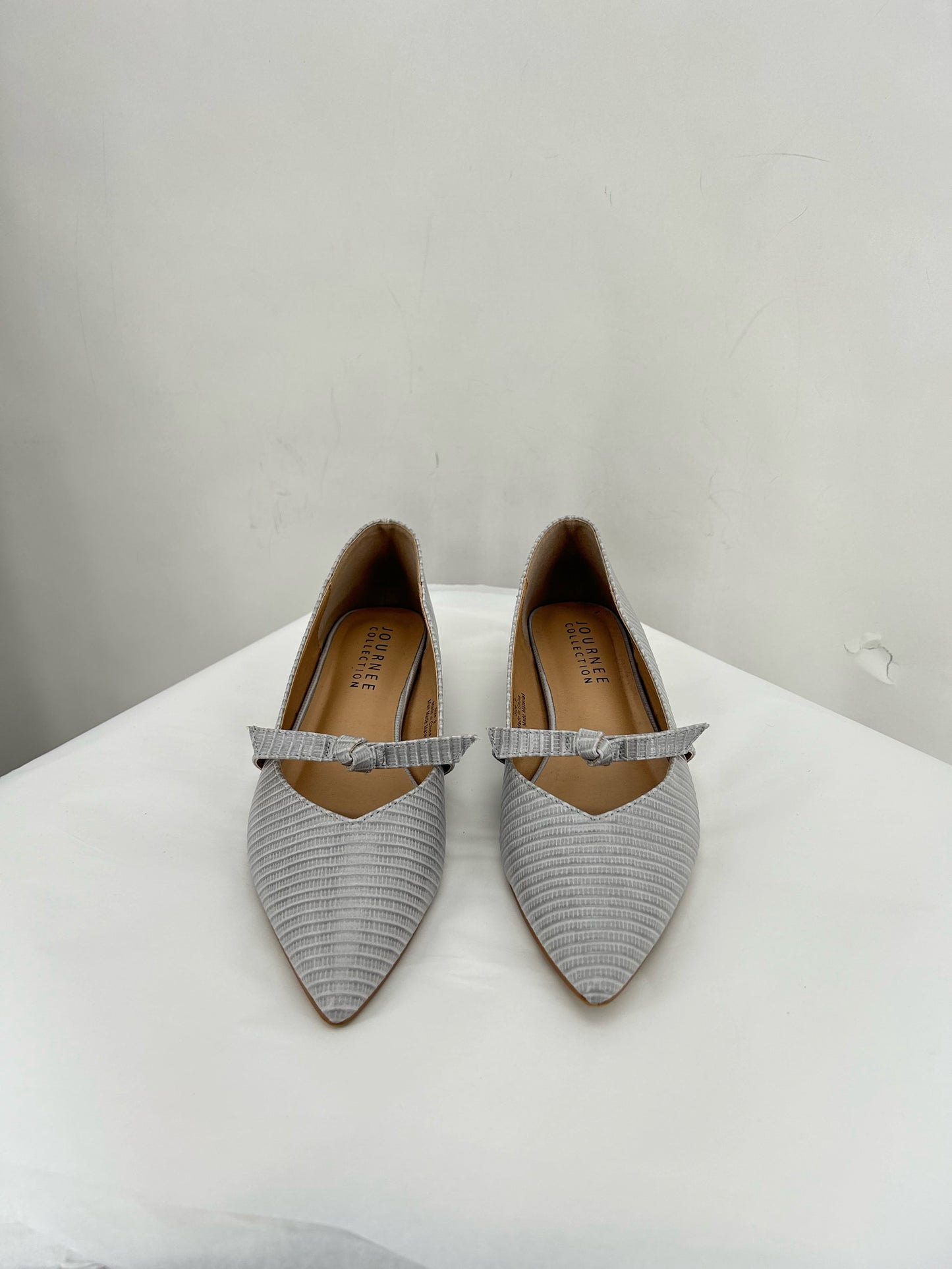 Gray W Shoe Size 9 JOURNEE COLLECTION Flats