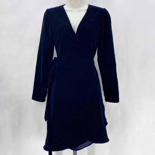 Size M 1ST SIGHT Dress