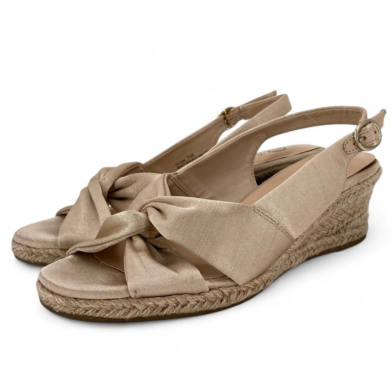 Champagne W Shoe Size 7.5 BELLA VITA Sandals