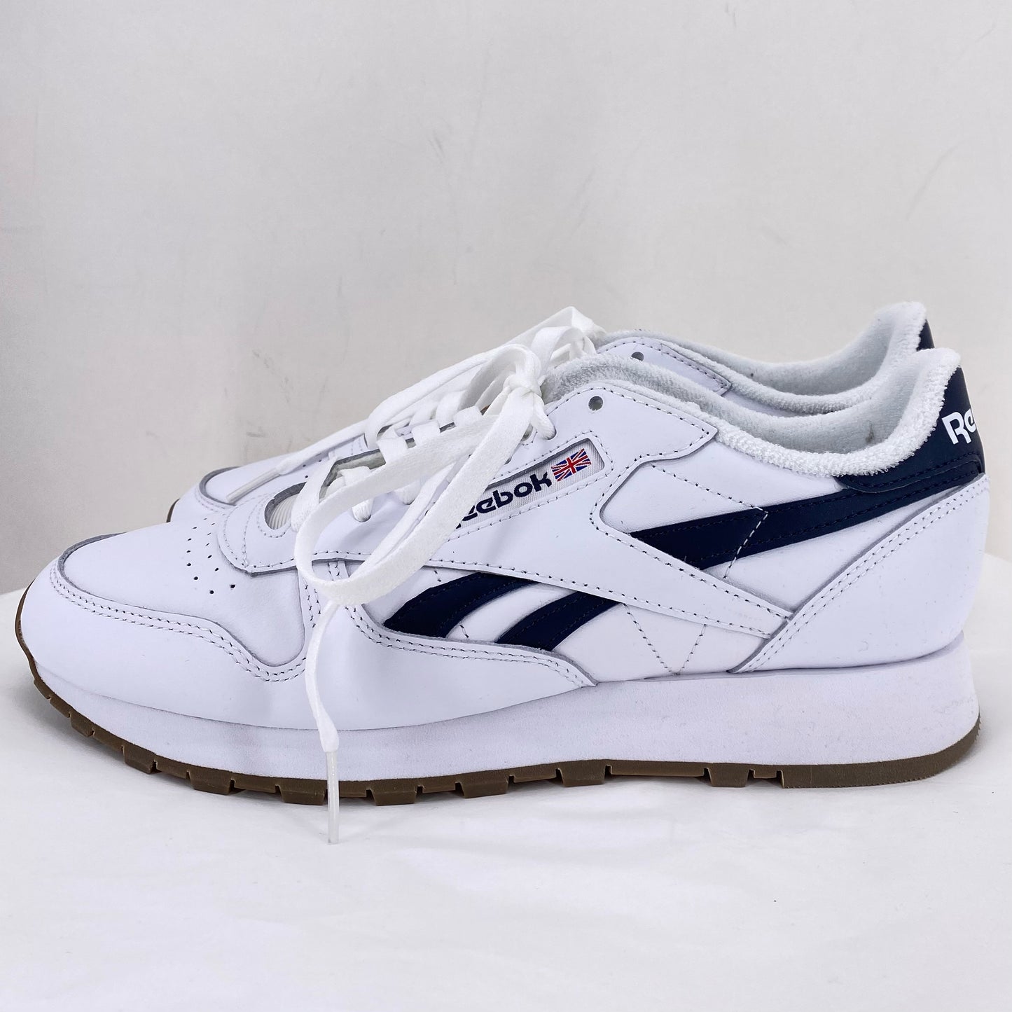 White W Shoe Size 9.5 REEBOK Sneakers