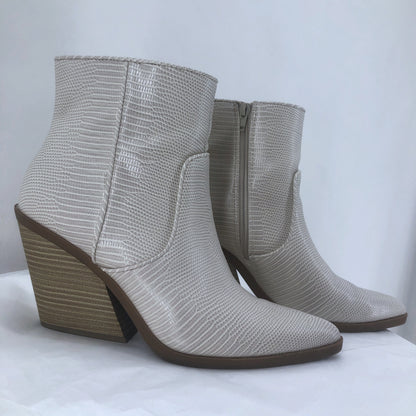 Cream W Shoe Size 10 EXPRESS Boots
