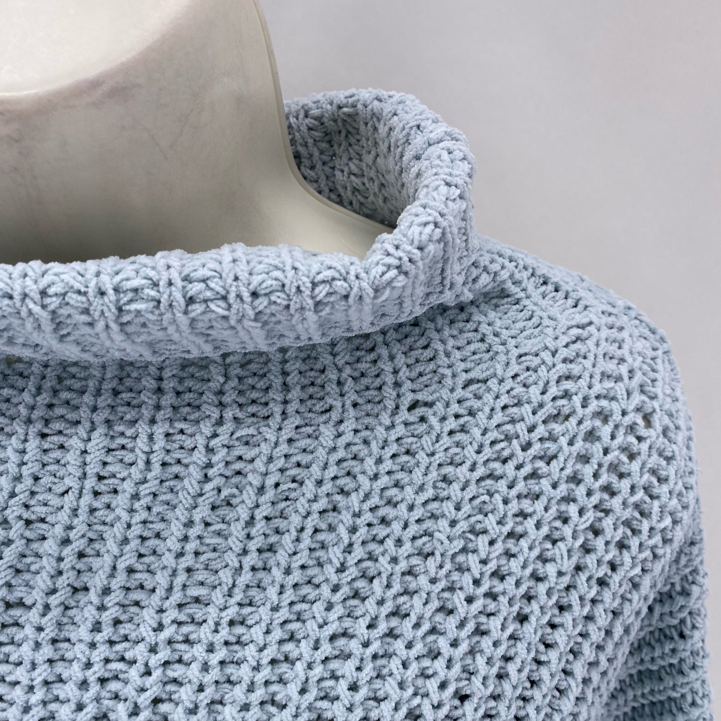 Size L AERIE Sweater