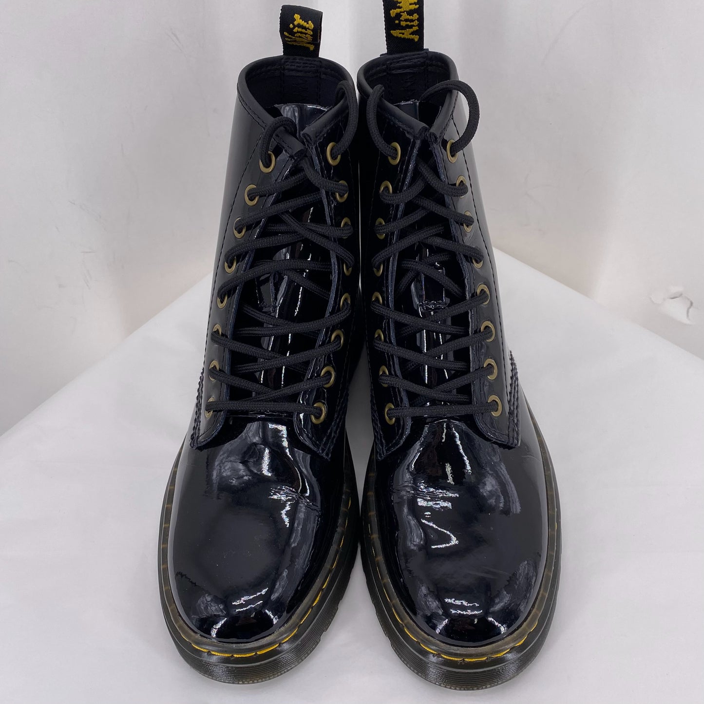 Black W Shoe Size 7 DR. MARTENS Boots