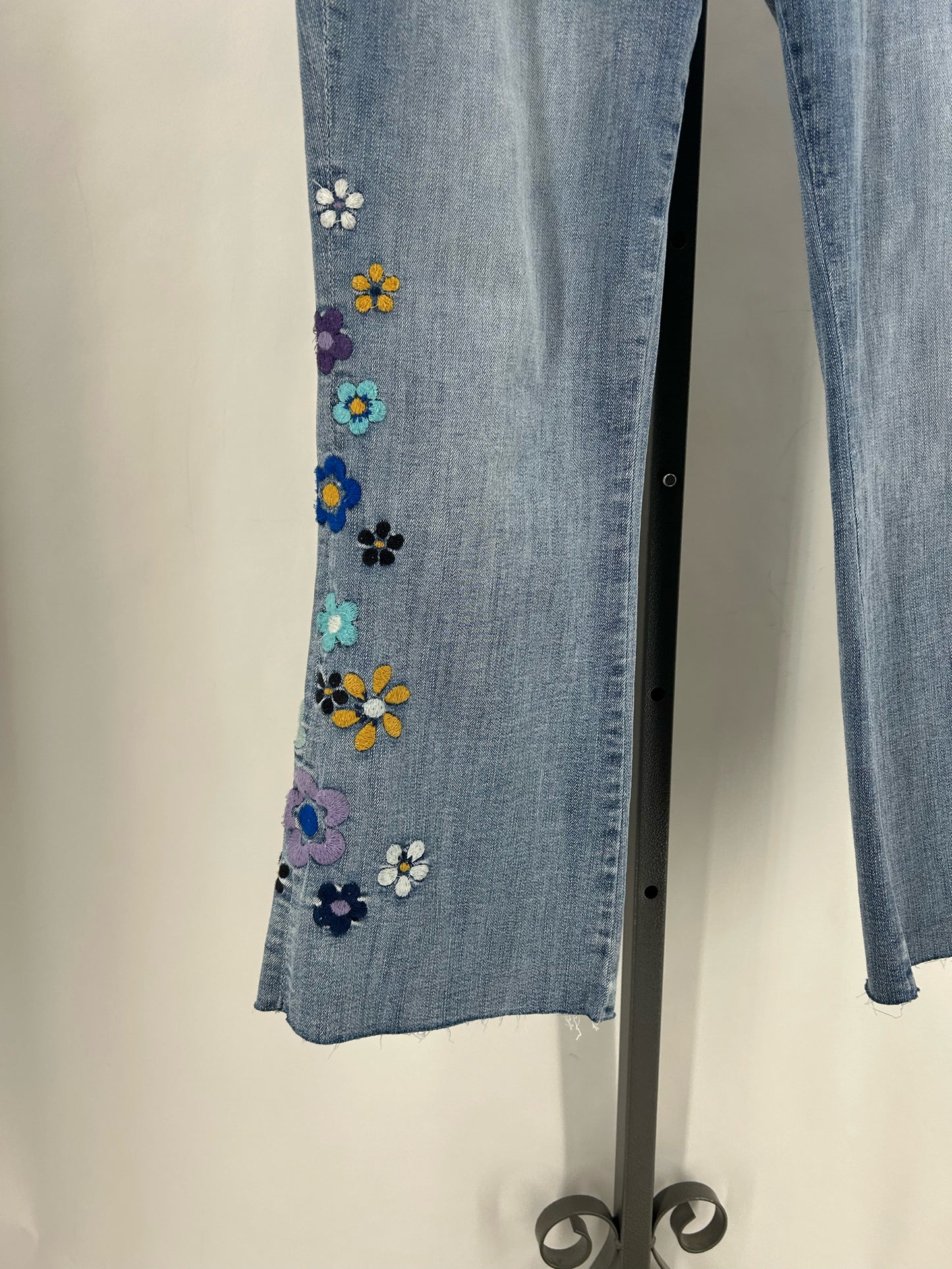 Size 31 driftwood FLOWERS Jeans